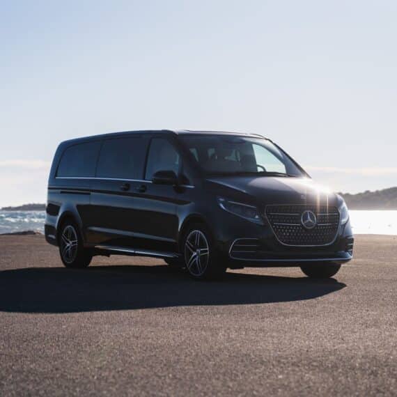 Wine, perfume and art: a chauffeured day from Cannes | Kingdom Limousines